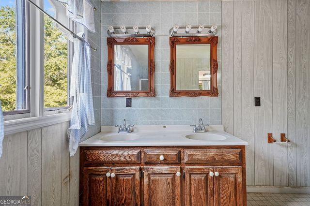 522 Duncan Bridge Road, Alto, GA 30510