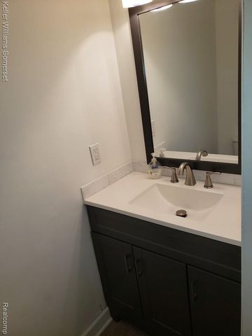 38844 Golfview Drive, Clinton Township, MI 48038