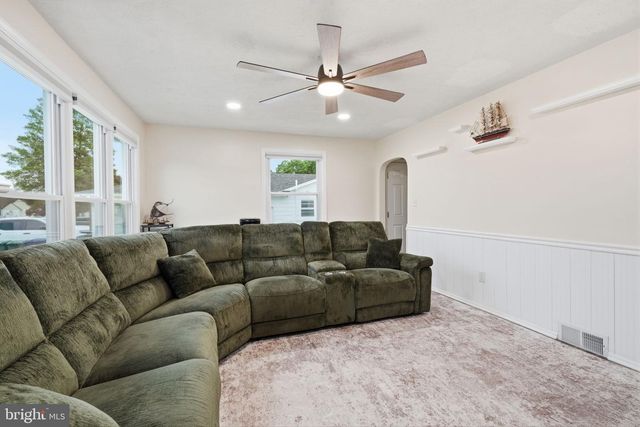 69 WILLIAM AVE, Williamstown, NJ 08094