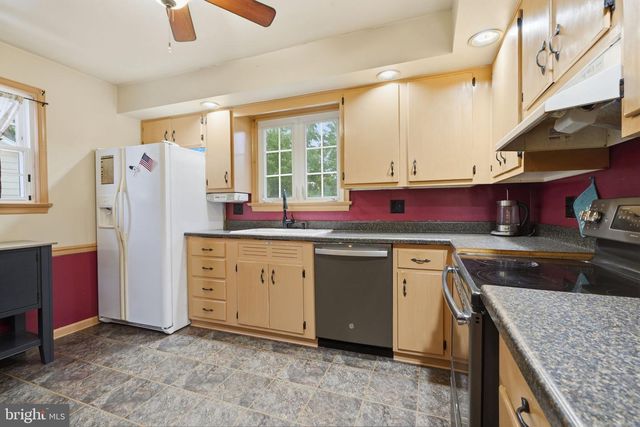 69 WILLIAM AVE, Williamstown, NJ 08094