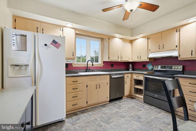 69 WILLIAM AVE, Williamstown, NJ 08094