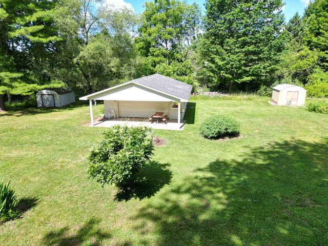7099 N Henderson Road, Richfield Twp, MI 48420