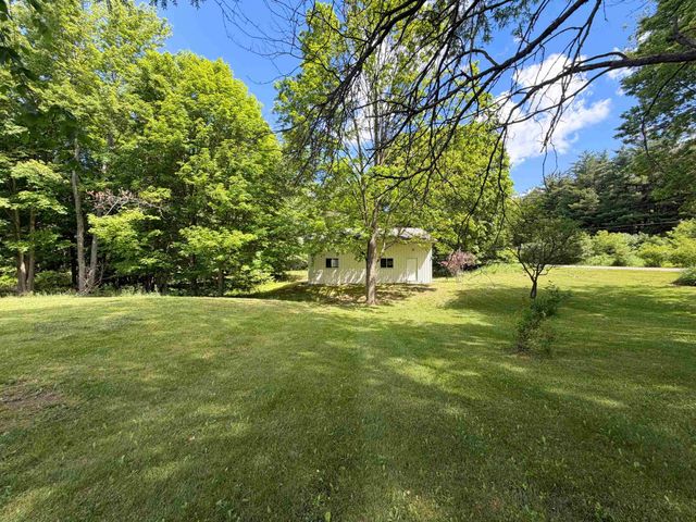 7099 N Henderson Road, Richfield Twp, MI 48420