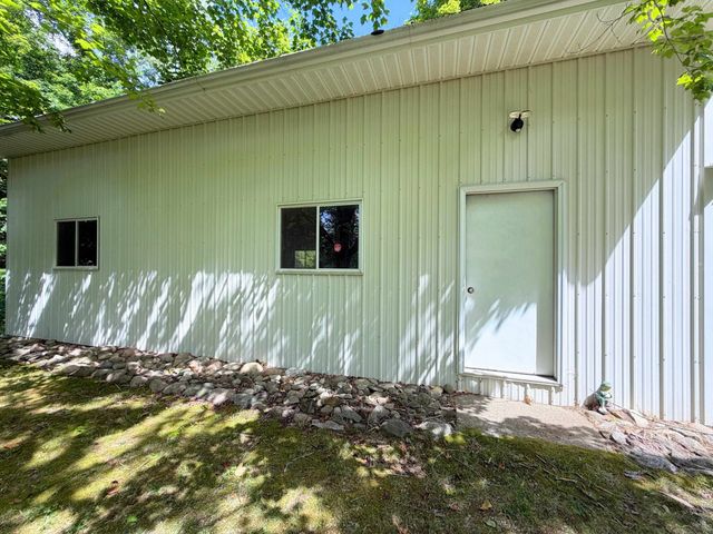 7099 N Henderson Road, Richfield Twp, MI 48420