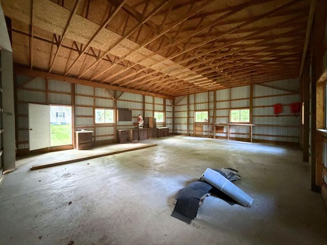 7099 N Henderson Road, Richfield Twp, MI 48420