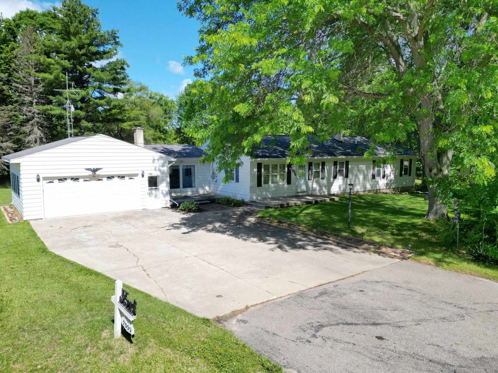 7099 N Henderson Road, Richfield Twp, MI 48420