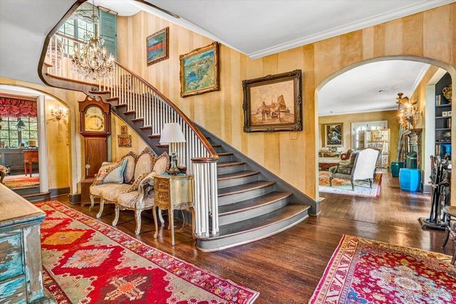 2412 Robin Hood RD, Roanoke, VA 24014