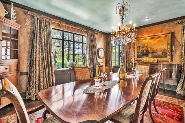 2412 Robin Hood RD, Roanoke, VA 24014