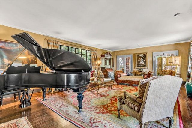 2412 Robin Hood RD, Roanoke, VA 24014