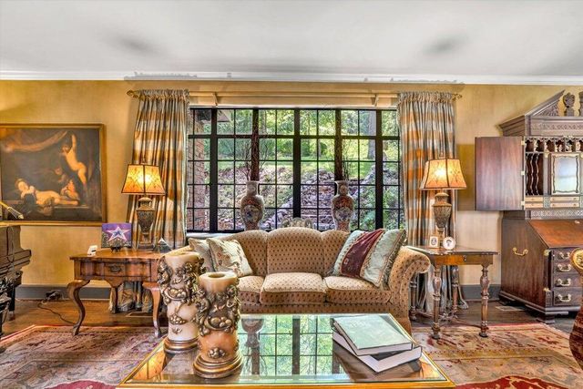 2412 Robin Hood RD, Roanoke, VA 24014