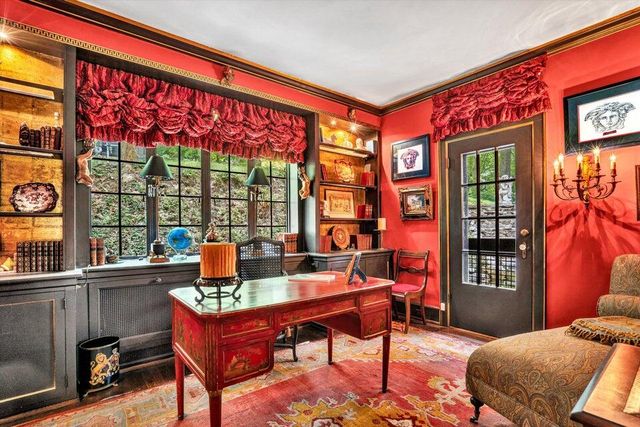 2412 Robin Hood RD, Roanoke, VA 24014