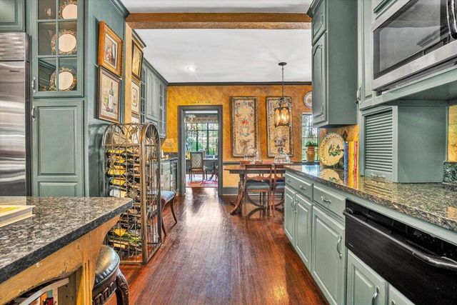 2412 Robin Hood RD, Roanoke, VA 24014