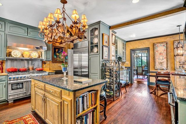 2412 Robin Hood RD, Roanoke, VA 24014