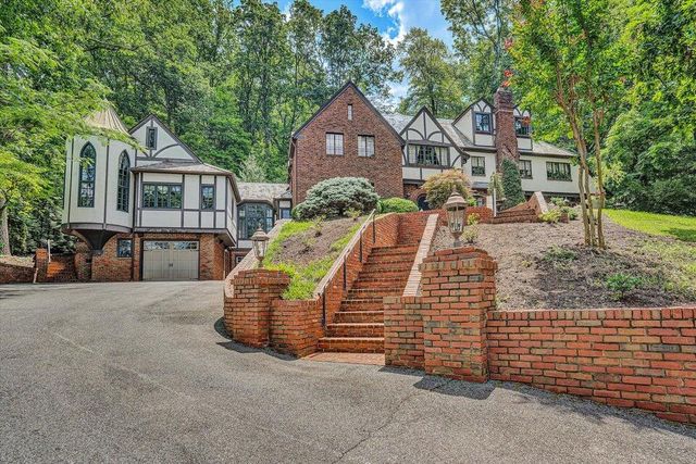 2412 Robin Hood RD, Roanoke, VA 24014