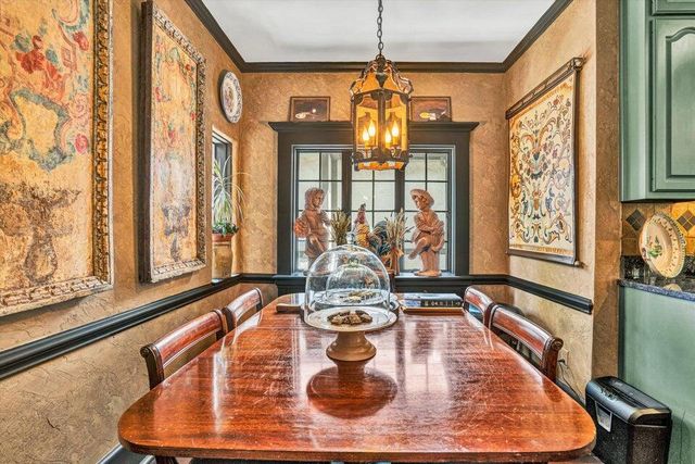 2412 Robin Hood RD, Roanoke, VA 24014