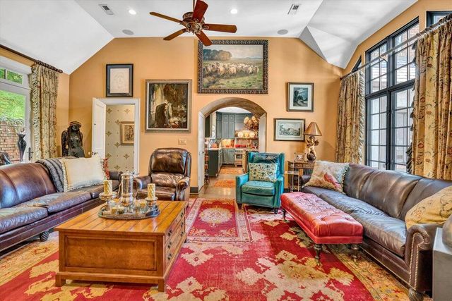 2412 Robin Hood RD, Roanoke, VA 24014