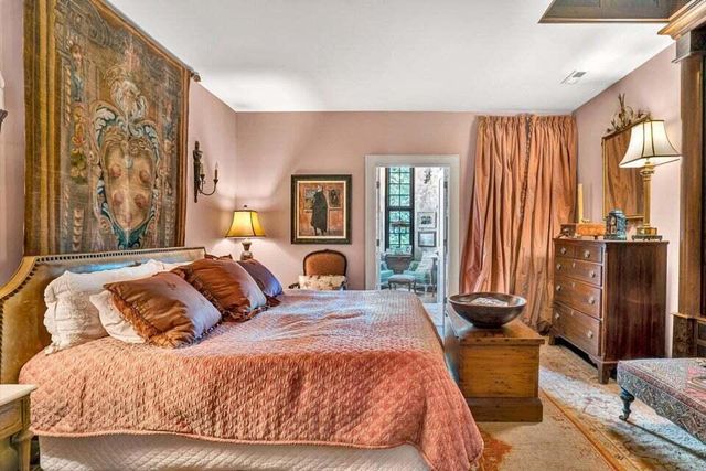 2412 Robin Hood RD, Roanoke, VA 24014