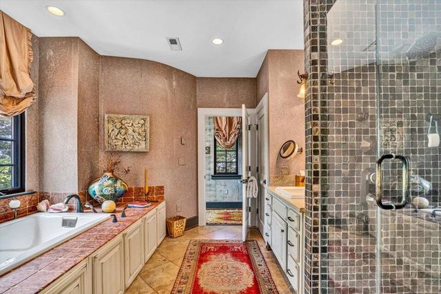 2412 Robin Hood RD, Roanoke, VA 24014