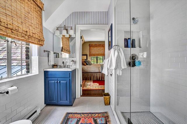 2412 Robin Hood RD, Roanoke, VA 24014