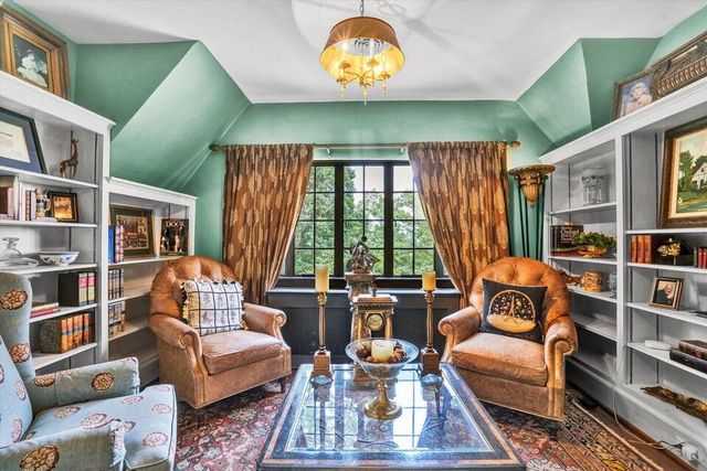 2412 Robin Hood RD, Roanoke, VA 24014