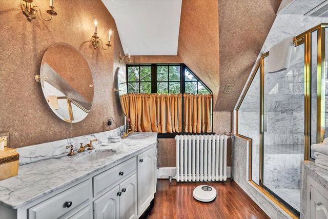 2412 Robin Hood RD, Roanoke, VA 24014