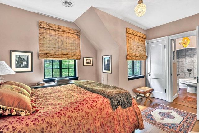 2412 Robin Hood RD, Roanoke, VA 24014