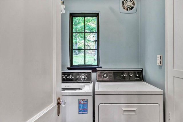 2412 Robin Hood RD, Roanoke, VA 24014