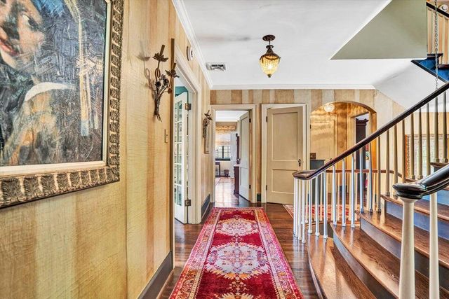 2412 Robin Hood RD, Roanoke, VA 24014