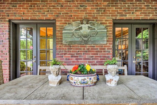 2412 Robin Hood RD, Roanoke, VA 24014