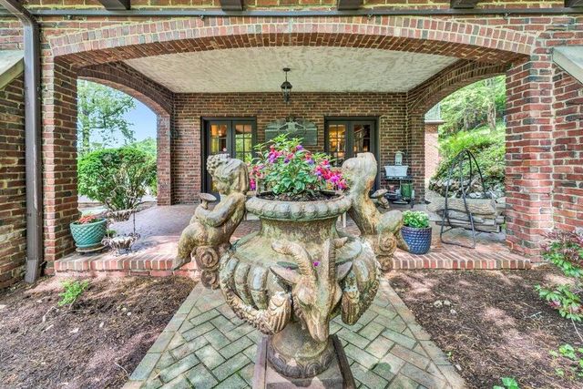 2412 Robin Hood RD, Roanoke, VA 24014