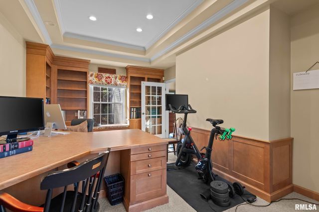 10 SUNSET Lane, Springfield, IL 62704