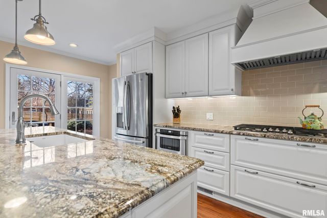 10 SUNSET Lane, Springfield, IL 62704