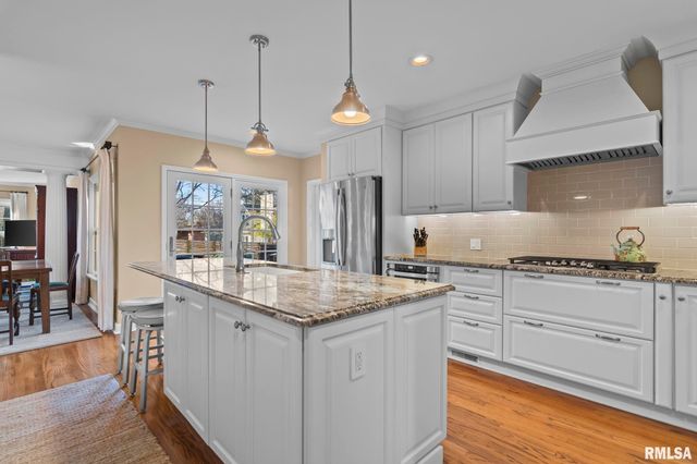 10 SUNSET Lane, Springfield, IL 62704