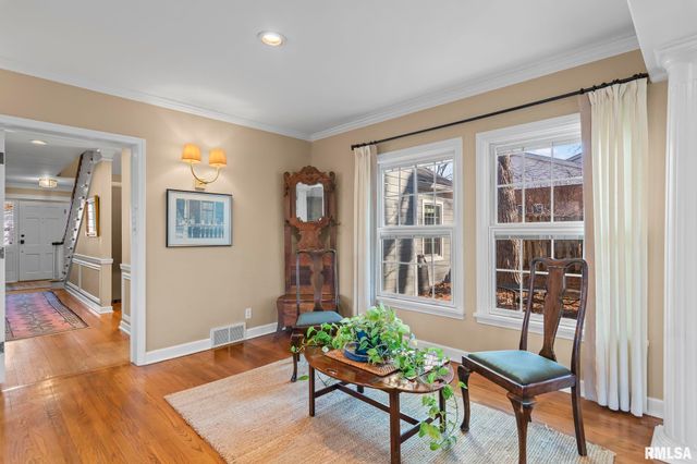 10 SUNSET Lane, Springfield, IL 62704