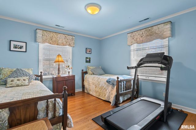 10 SUNSET Lane, Springfield, IL 62704