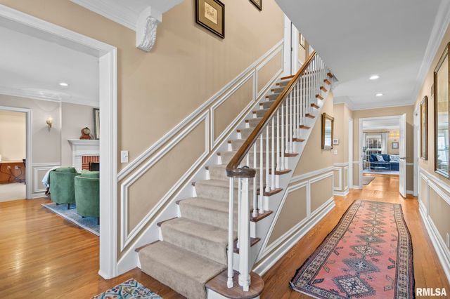 10 SUNSET Lane, Springfield, IL 62704