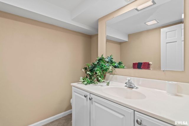 10 SUNSET Lane, Springfield, IL 62704