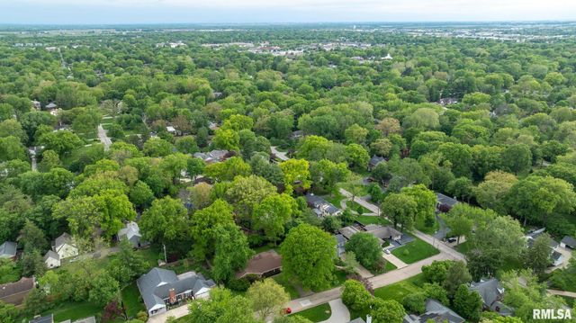 10 SUNSET Lane, Springfield, IL 62704
