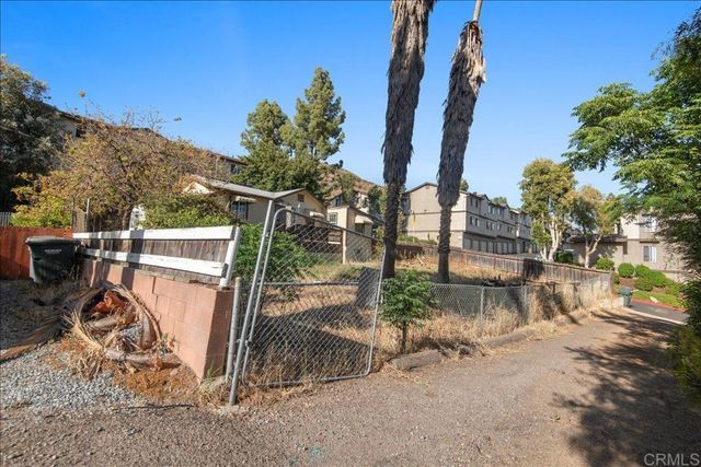 12828 Mapleview St, Lakeside, CA 92040
