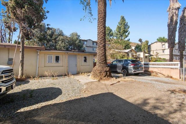 12828 Mapleview St, Lakeside, CA 92040