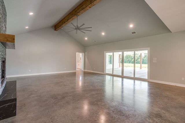 13901 County Road 102, Grandview, TX 76050