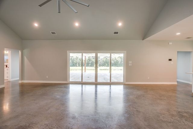 13901 County Road 102, Grandview, TX 76050