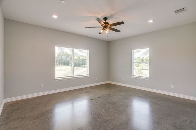 13901 County Road 102, Grandview, TX 76050