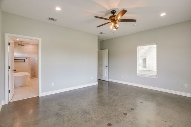 13901 County Road 102, Grandview, TX 76050