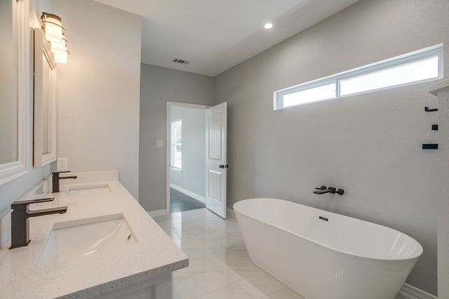 13901 County Road 102, Grandview, TX 76050