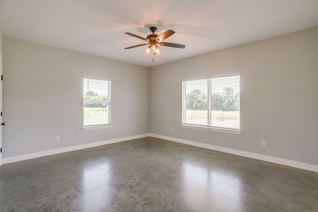 13901 County Road 102, Grandview, TX 76050