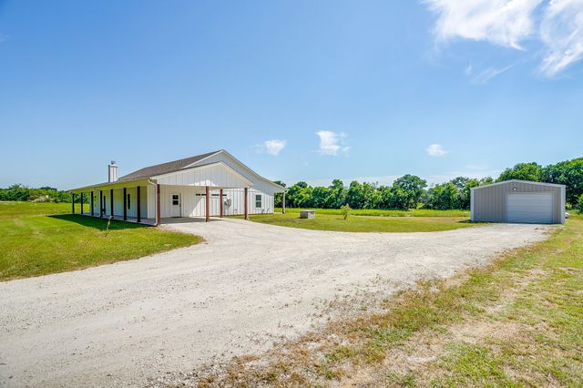 13901 County Road 102, Grandview, TX 76050