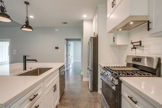 13901 County Road 102, Grandview, TX 76050