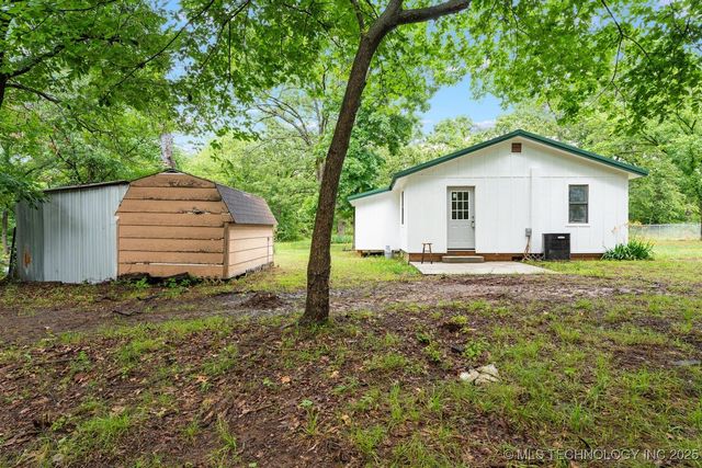 1592 20 Highway, Eucha, OK 74342