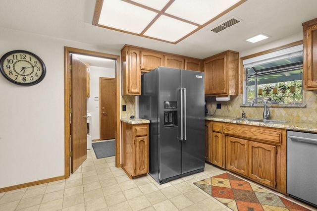 7501 Fiesta Way, Redding, CA 96002